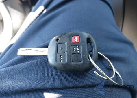 2001 Lexus Is 300 из США, поврежденный, VIN JTHBD182510031334